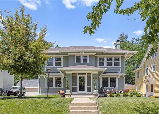 Property at 636 W 61st St, Kansas City, MO 64113, 3 beds, 2.5 baths