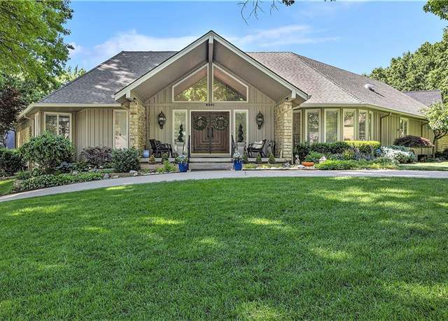Property at 8201 W 100th Ter, Overland Park, KS 66212, 4 beds, 5.5 baths