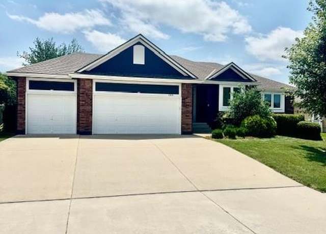 Property at 409 S Lakeshore Dr, Raymore, MO 64083, 3 beds, 3 baths