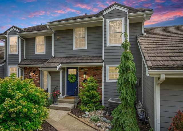 Property at 202 NE Bayview Dr, Lee's Summit, MO 64064, 3 beds, 2.5 baths