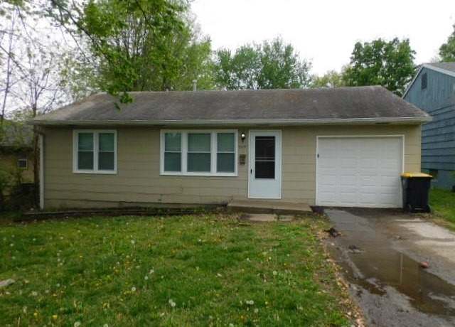 Property at 2129 Maddi Ave, Kansas City, MO 64132, 3 beds, 2 baths