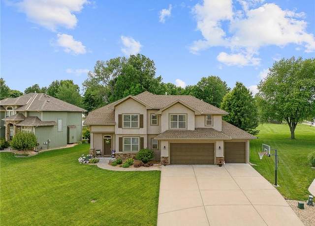 Property at 2800 NE Parkview Ct, Lee's Summit, MO 64086, 4 beds, 3.5 baths