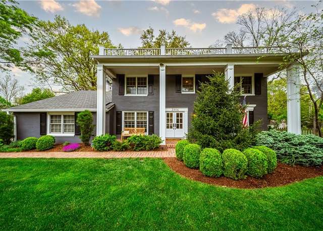 Property at 3904 W 91st St, Prairie Village, KS 66207, 4 beds, 3.5 baths