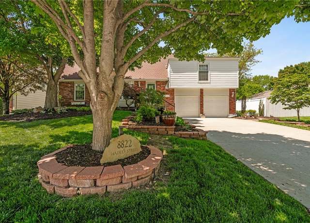 Property at 8822 Hadley St, Overland Park, KS 66212, 4 beds, 2.5 baths
