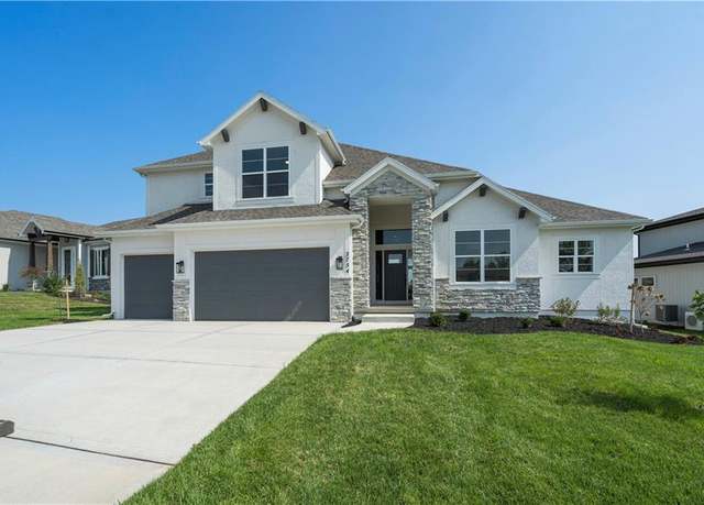 Property at 10600 Genesis Dr, Parkville, MO 64152, 4 beds, 3.5 baths