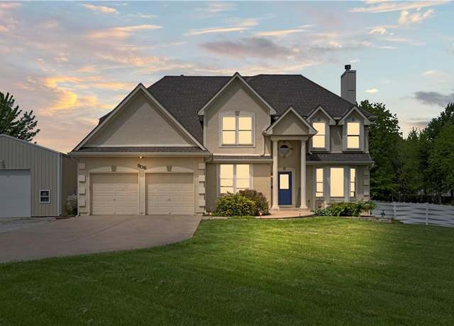 Property at 906 Allendale Lake Rd, Greenwood, MO 64034, 4 beds, 4.5 baths