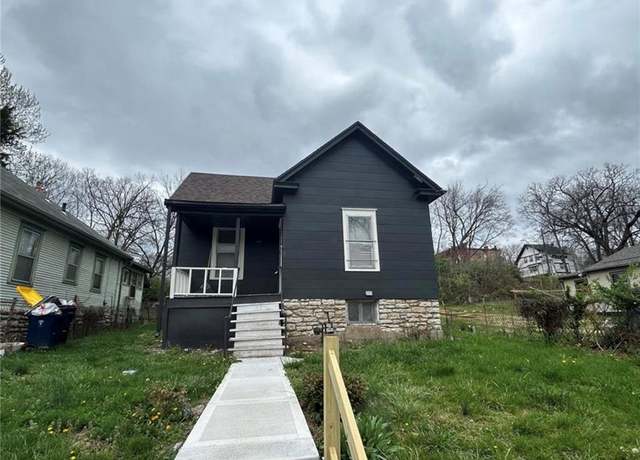Property at 4106 Park Ave, Kansas City, MO 64130, 2 beds, 1 bath