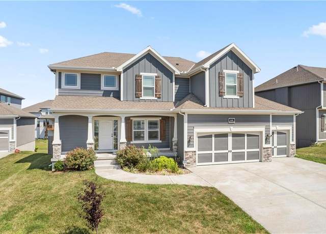Property at 10409 N Lister Ct, Kansas City, MO 64156, 4 beds, 4.5 baths