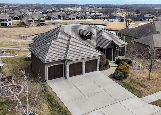 Property at 1217 Kingsland Cir, Raymore, MO 64083, 4 beds, 4.5 baths