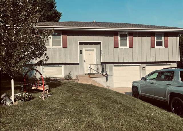 Property at 2807 N 110th Ter, Kansas City, KS 66109, 3 beds, 2 baths