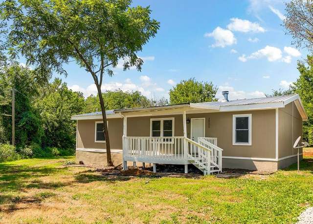 Property at 38500 W 339th St, Osawatomie, KS 66064, 3 beds, 2 baths