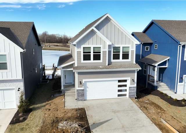 Property at 8733 SW Edgewater Dr, Blue Springs, MO 64064, 4 beds, 2.5 baths