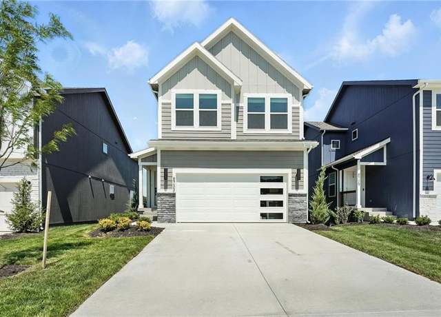 Property at 8733 SW Edgewater Dr, Blue Springs, MO 64064, 4 beds, 2.5 baths