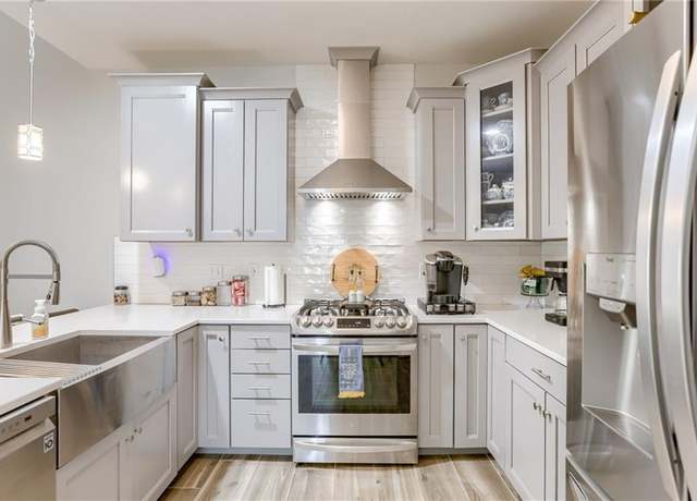 Property at 9421 N Gower Ave, Kansas City, MO 64154, 3 beds, 3 baths