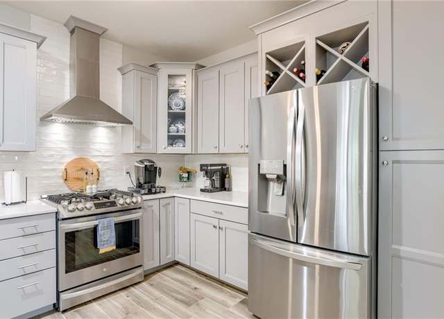 Property at 9421 N Gower Ave, Kansas City, MO 64154, 3 beds, 3 baths
