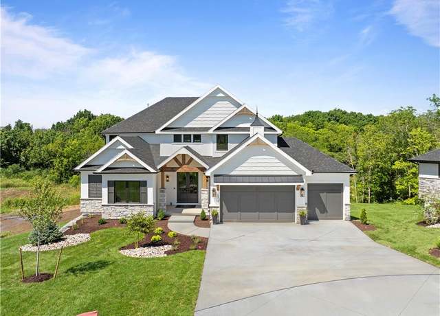 Property at 2508 NE Woodland Oak Cir, Lee's Summit, MO 64086, 4 beds, 3.5 baths