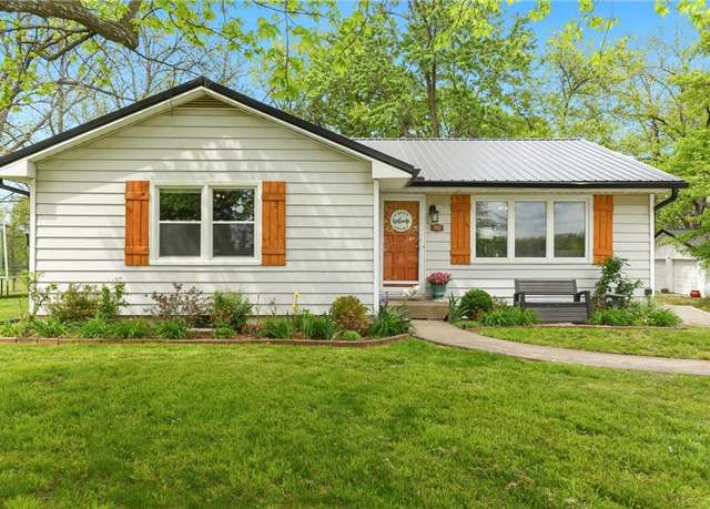Property at 751 S State Route J Hwy, Peculiar, MO 64078, 3 beds, 1.5 baths
