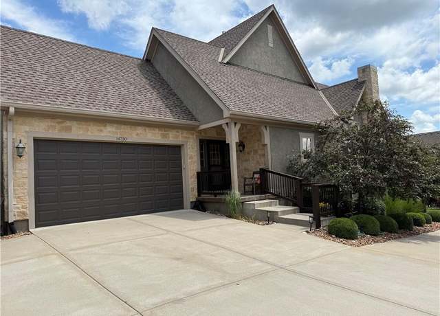 Property at 14730 Meadow Ln, Leawood, KS 66224, 3 beds, 2.5 baths