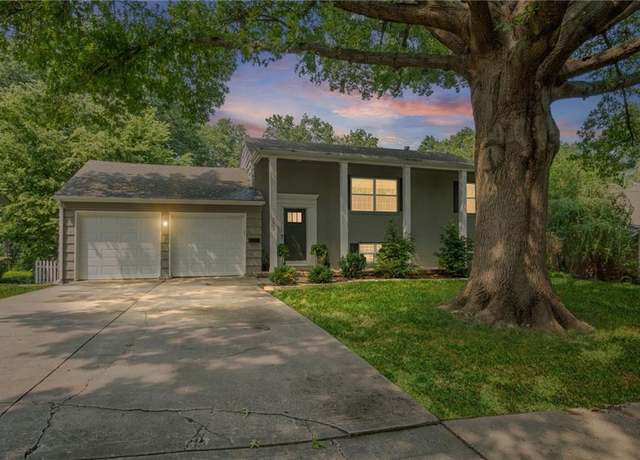 Property at 5600 W 92nd Ter, Overland Park, KS 66207, 3 beds, 2 baths