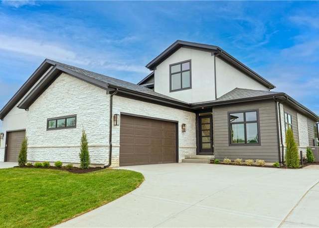 Property at 2856 W 133rd Ter, Leawood, KS 66209, 3 beds, 2.5 baths