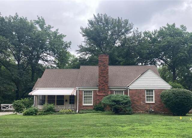 Property at 8715 High Dr, Leawood, KS 66206, 3 beds, 2.5 baths