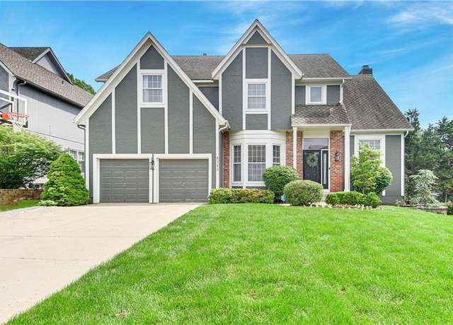 Property at 8325 W 144th Pl, Overland Park, KS 66223, 4 beds, 4 baths