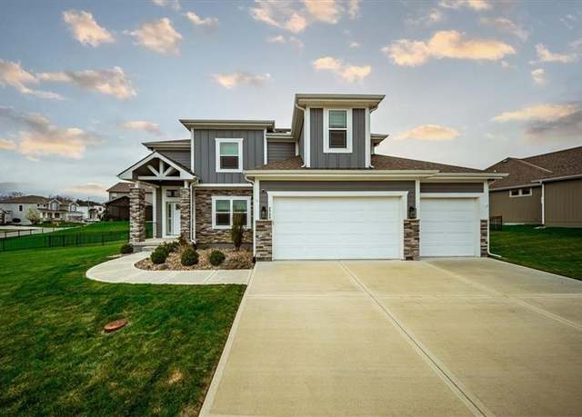 Property at 2788 SW 12 Ter, Lee's Summit, MO 64081, 4 beds, 3.5 baths