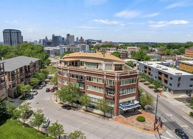 Property at 2929 Mcgee Trfy #202, Kansas City, MO 64108, 3 beds, 2.5 baths