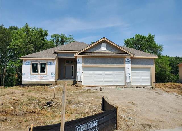 Property at 9439 N Belton Ave, Kansas City, MO 64154, 3 beds, 2 baths