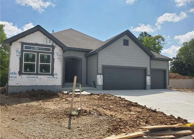 Property at 9439 N Belton Ave, Kansas City, MO 64154, 3 beds, 2 baths