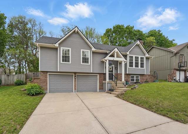 Property at 15501 E 3rd Ter S, Independence, MO 64050, 3 beds, 2.5 baths