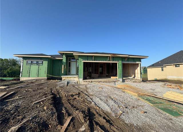 Property at 579 South Shore Dr, Lake Winnebago, MO 64034, 4 beds, 4 baths