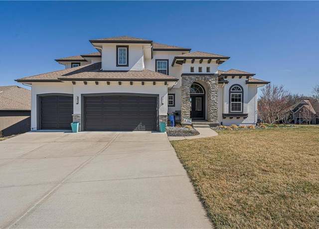 Property at 12259 S Mesquite St, Olathe, KS 66061, 4 beds, 4.5 baths