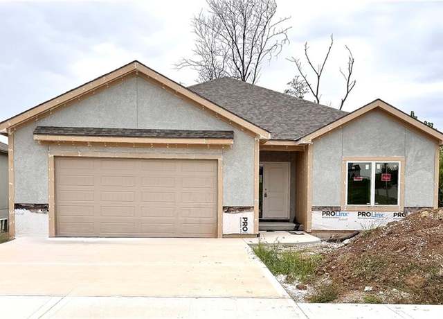 Property at 10022 N Oakland Ave, Kansas City, MO 64157, 3 beds, 2.5 baths