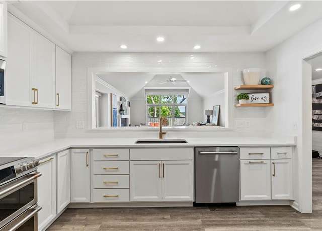 Property at 5037 W 120 Ter, Overland Park, KS 66209, 3 beds, 2.5 baths