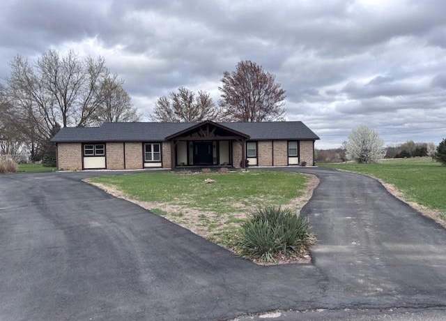 Property at 6200 W 192 St, Stilwell, KS 66085, 3 beds, 2 baths