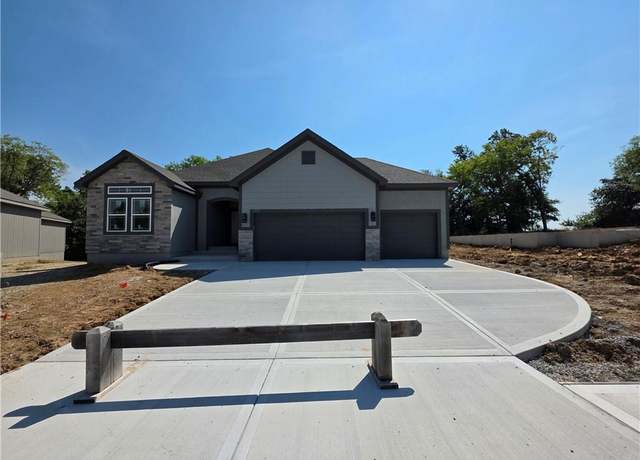 Property at 9435 N Belton Ave, Kansas City, MO 64154, 3 beds, 2 baths