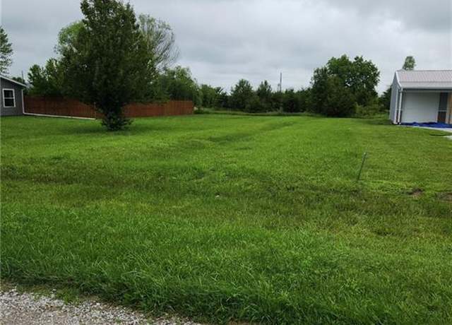 Property at 25 Silver Fox Trl, Linn Valley, KS 66040