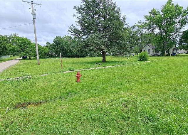 Property at 802 Kansas N/A, Longton, KS 67352