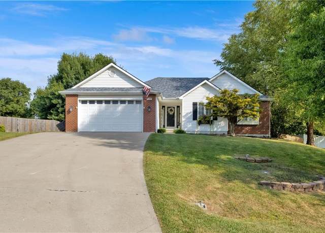 Property at 5208 Stoneridge Dr, St Joseph, MO 64507, 3 beds, 3 baths