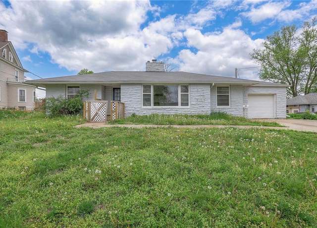 Property at 506 N Kimball St, Excelsior Springs, MO 64024, 3 beds, 1 bath