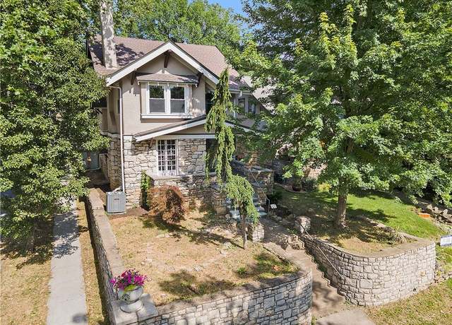 Property at 4101 Kenwood Ave, Kansas City, MO 64110, 3 beds, 3 baths