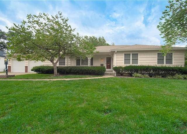 Property at 9525 Buena Vista St, Overland Park, KS 66207, 3 beds, 2 baths