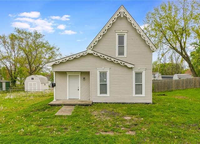 Property at 603 Center St, Lathrop, MO 64465, 3 beds, 2 baths