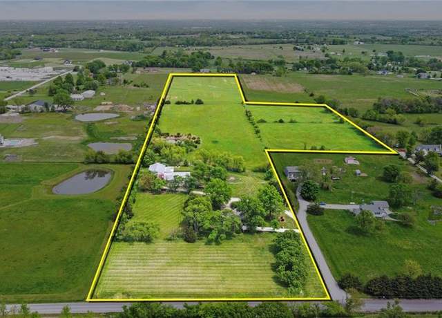 Property at 19864 211th St, Tonganoxie, KS 66086, 3 beds, 3.5 baths