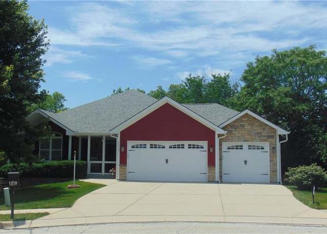 Property at 1310 Norfolk Dr, Harrisonville, MO 64701, 4 beds, 2.5 baths