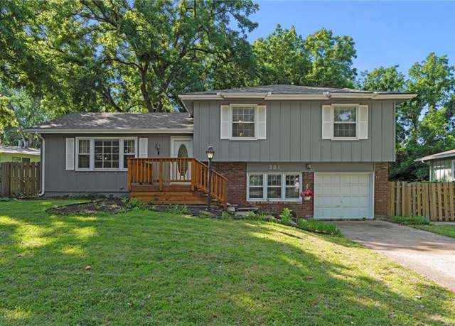 Property at 331 E 100th Ter, Kansas City, MO 64114, 3 beds, 2 baths
