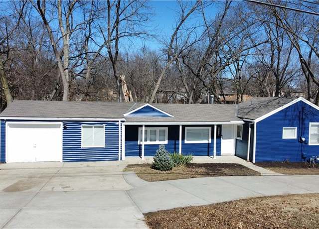 Property at 9210 E 83rd St, Raytown, MO 64138, 3 beds, 2 baths