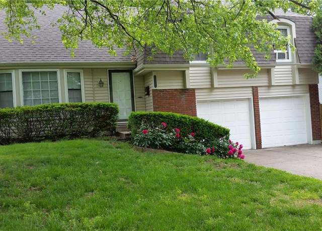 Property at 10025 Mastin Dr, Overland Park, KS 66212, 4 beds, 2.5 baths