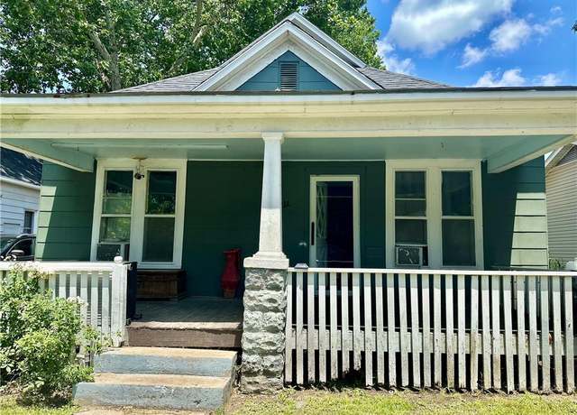Property at 211 E 21st St, Pittsburg, KS 66762, 2 beds, 1 bath